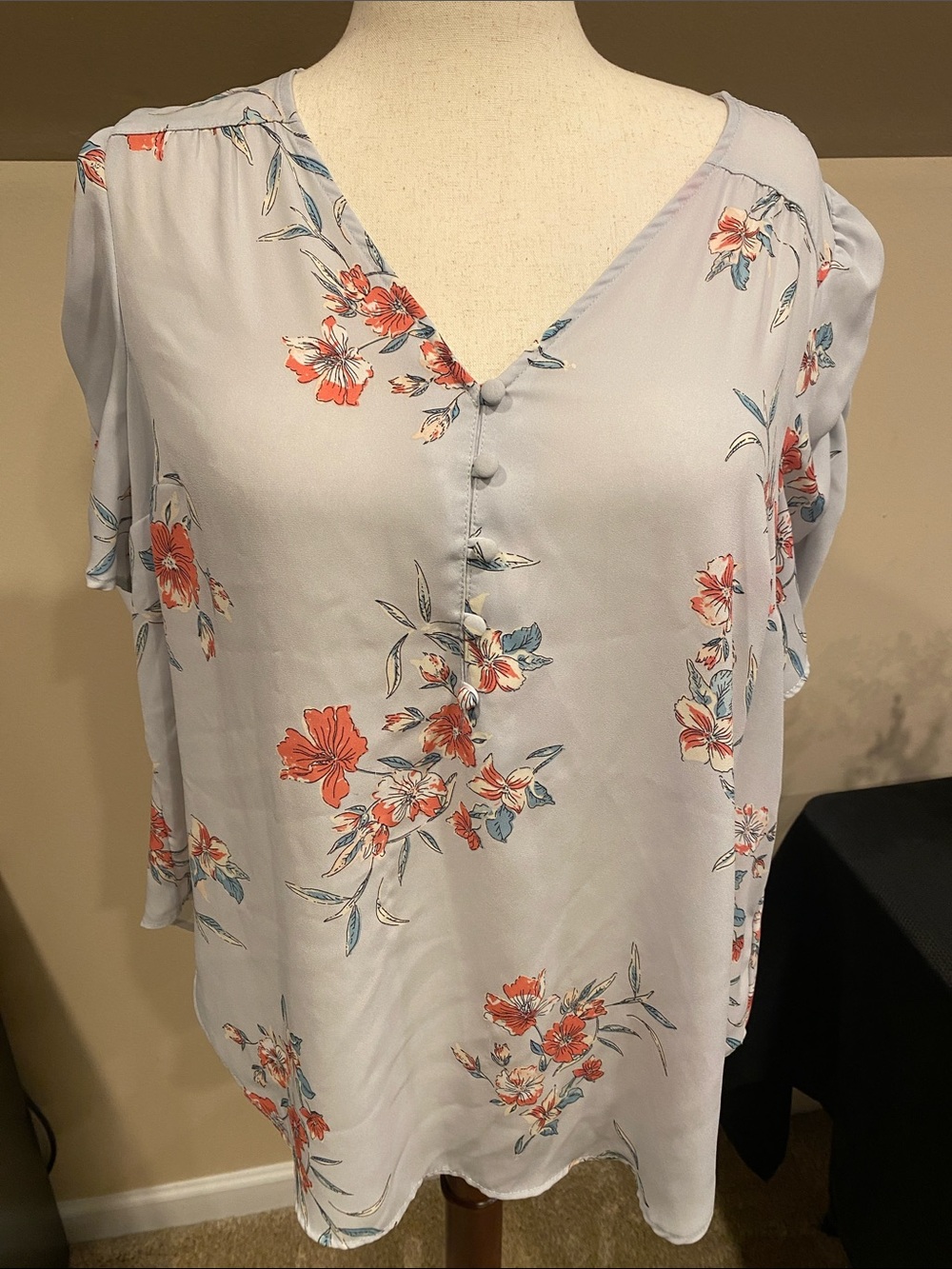 torrid Light Blue Floral V-Neck Blouse with Coral and Dusty Blue Flowers